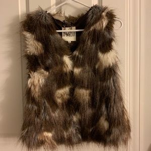 BB Dakota Faux Fur Brown Vest size Small